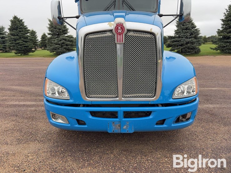 2013-kenworth-t660-image-11