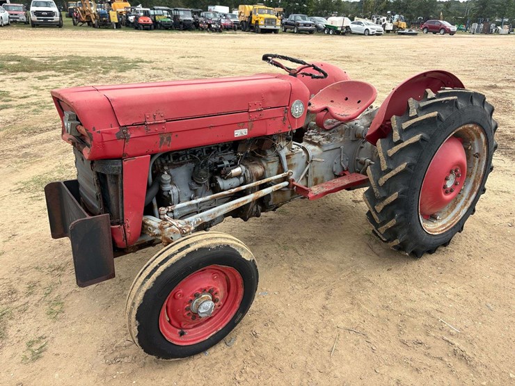 massey-ferguson-135-image-1