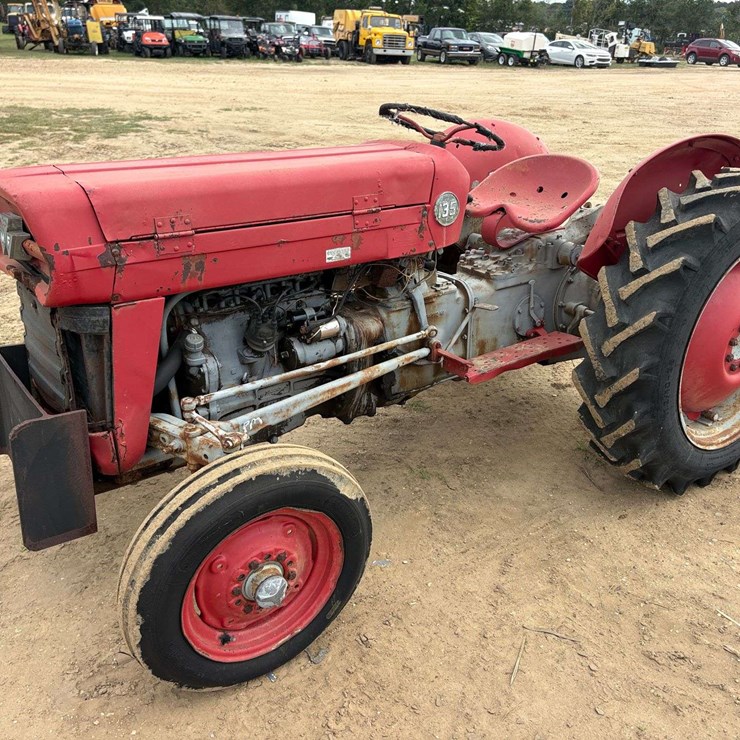 MASSEY-FERGUSON 135