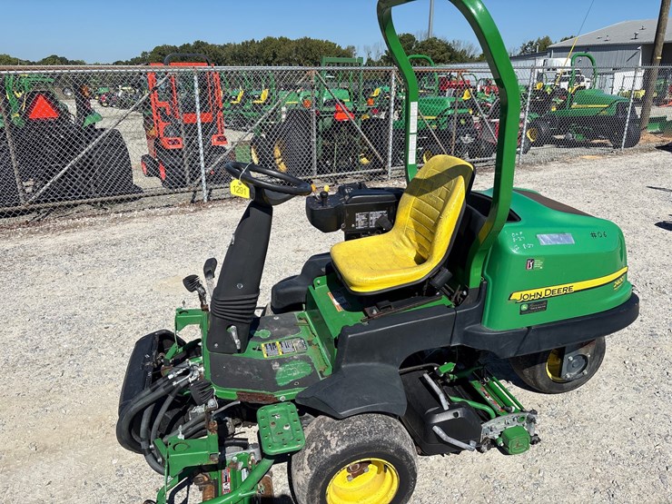 2021-john-deere-2400-image-1