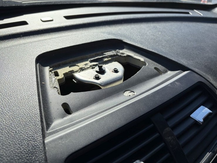 2018-ford-explorer-image-30
