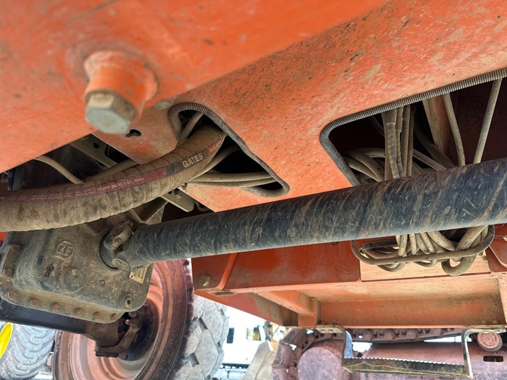 2019-jlg-8042-image-52
