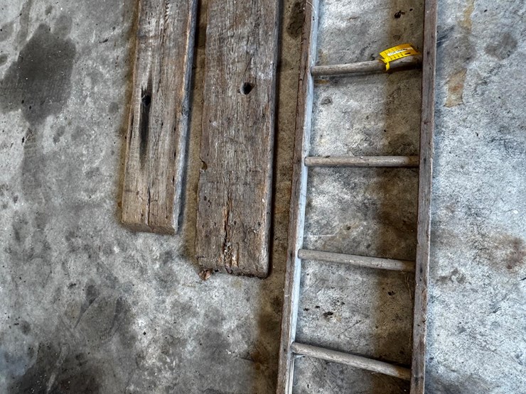 10'-wooden-ladder-&-7'-wooden-ramps-image-11