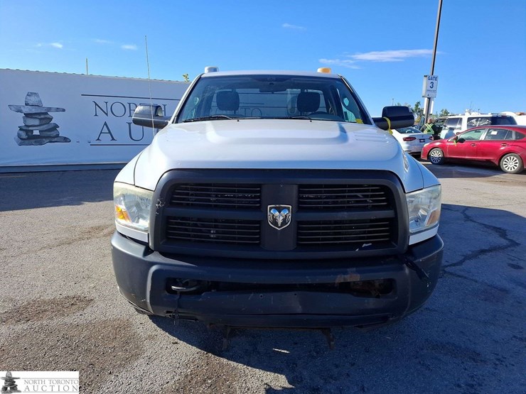2012-dodge-2500-image-2