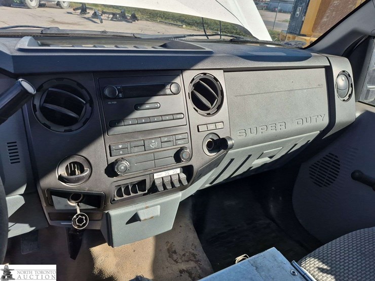 2013-ford-f350-image-15