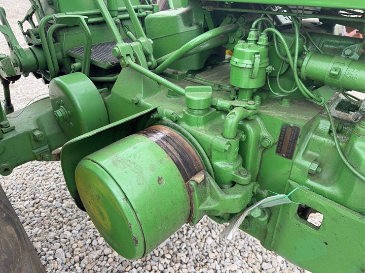 1957-john-deere-520-image-33
