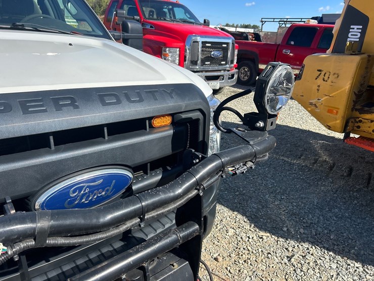 2011-ford-f350-image-19