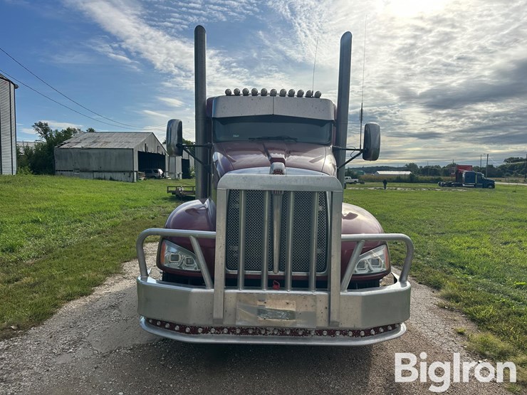 2013-kenworth-t660-image-2