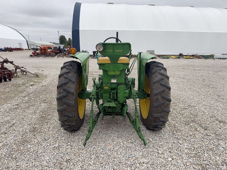 1957-john-deere-520-image-4