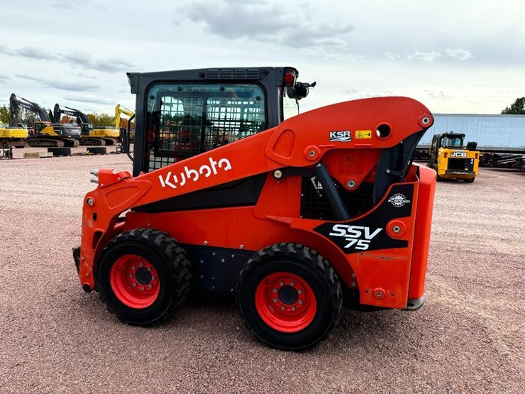 kubota-ssv75-image-6