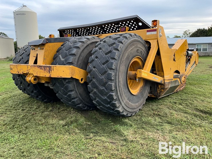 2021-deere-2412e-image-5