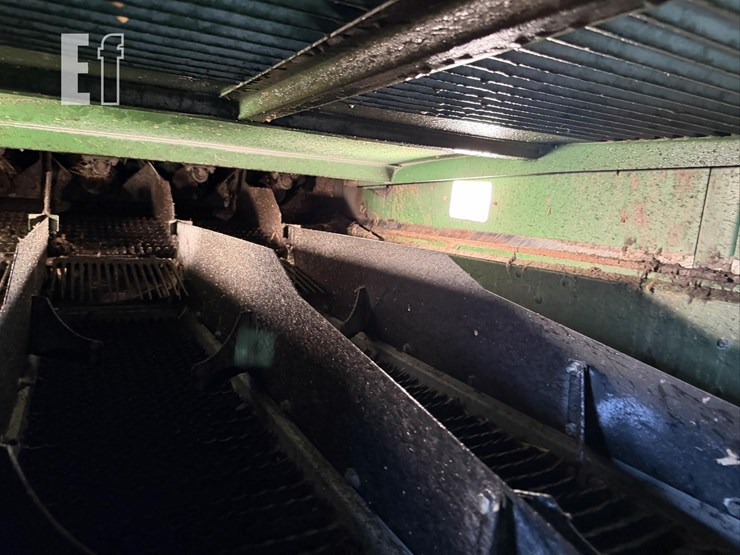 2011-john-deere-9770-sts-image-37