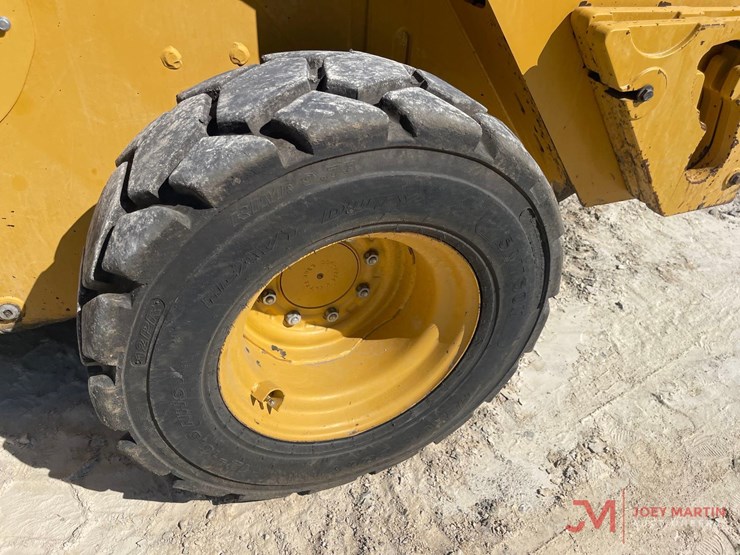 2019-caterpillar-272d3-image-11