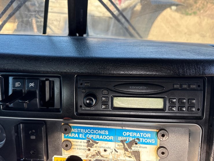 2007-kenworth-w900-image-61