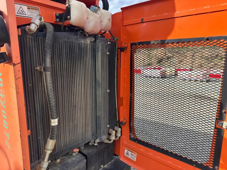 2019-jlg-8042-image-47