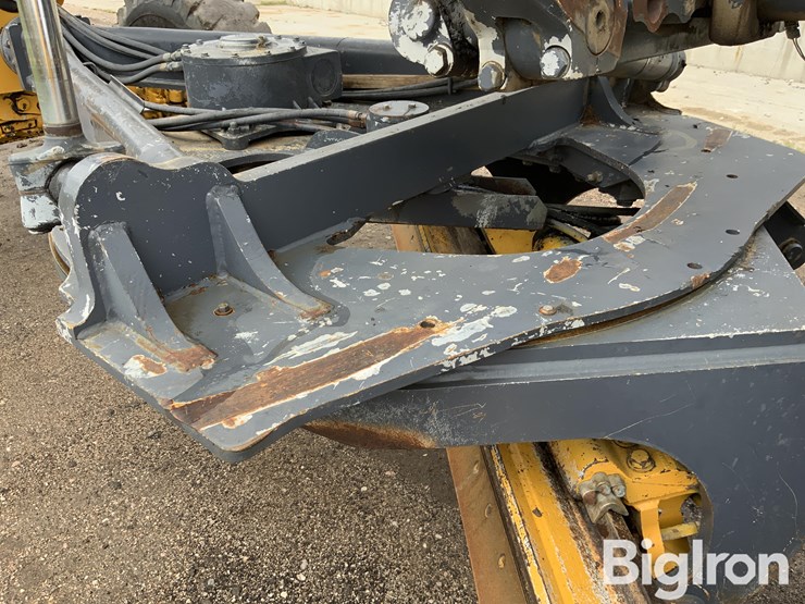 2007-deere-672d-image-19