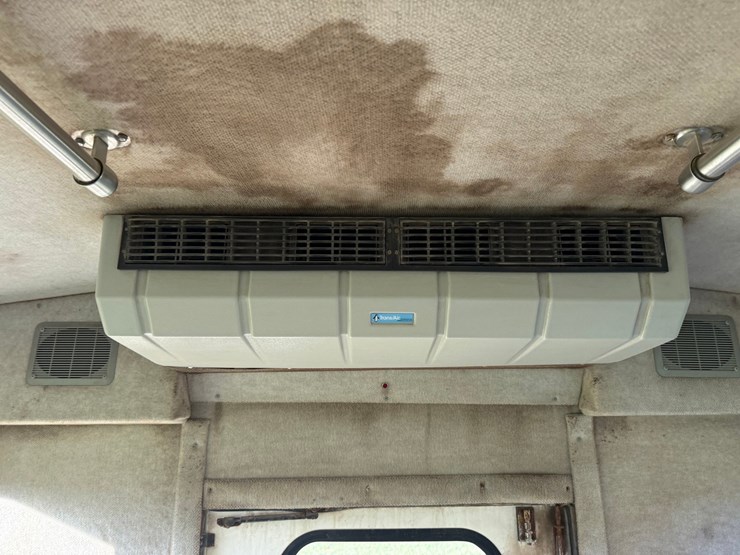2015-ford-f550-image-41