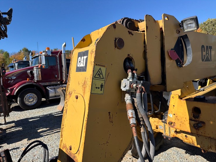 caterpillar-th360b-image-12