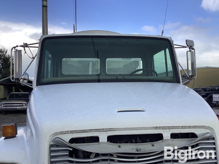 1996-freightliner-fl80-image-15
