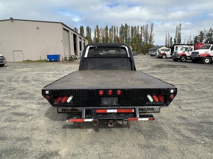 2014-dodge-3500-image-4