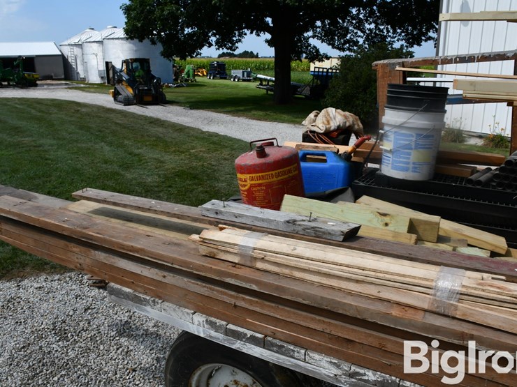 hayrack-w/-contents-image-12