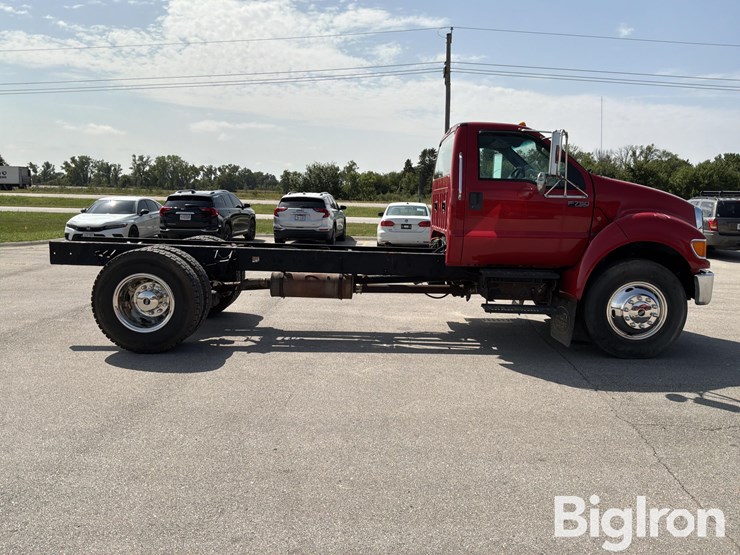 2015-ford-f750-xlt-image-4
