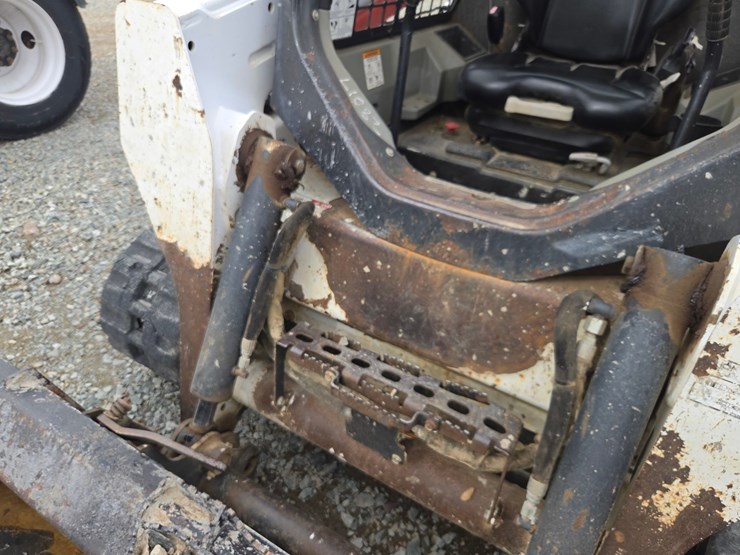 2013-bobcat-t550-image-14