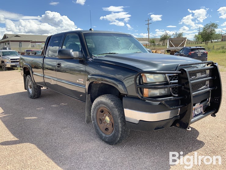 2005-chevrolet-silverado-3500-image-3