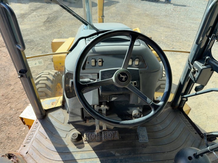 2002-deere-410g-image-27