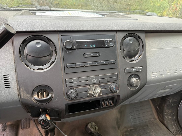 2011-ford-f350-image-22