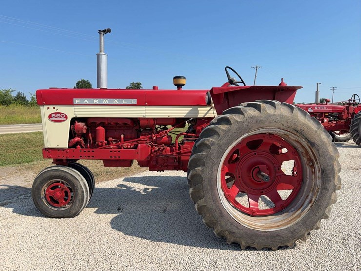 farmall-560-diesel-image-2