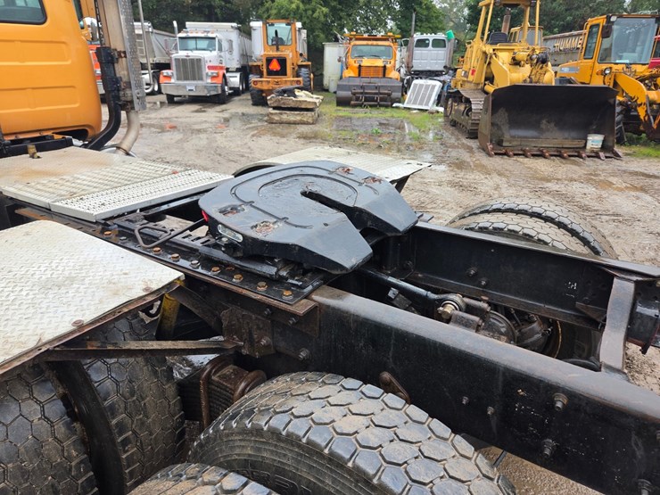 1994-mack-rd688s-image-41