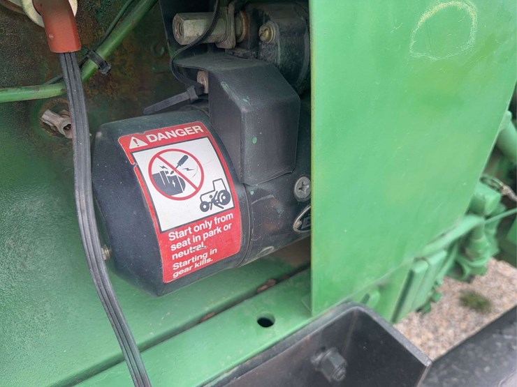 john-deere-3020-image-27
