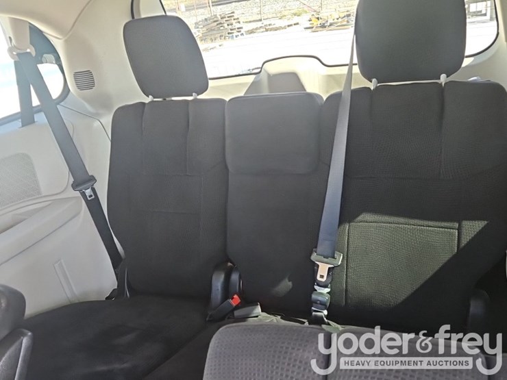 2012-dodge-grand-caravan-image-33