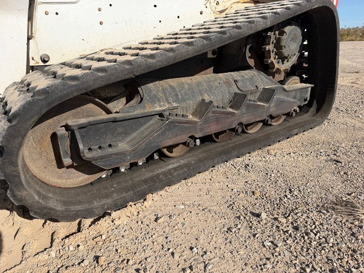 2019-bobcat-t650-image-28