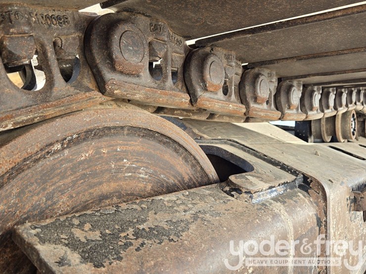 2022-caterpillar-336-image-11