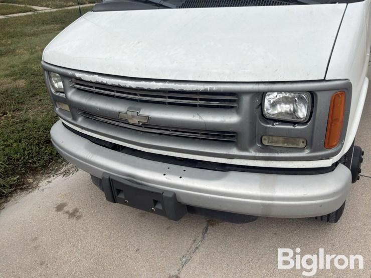 2001-chevrolet-express-g3500-image-9