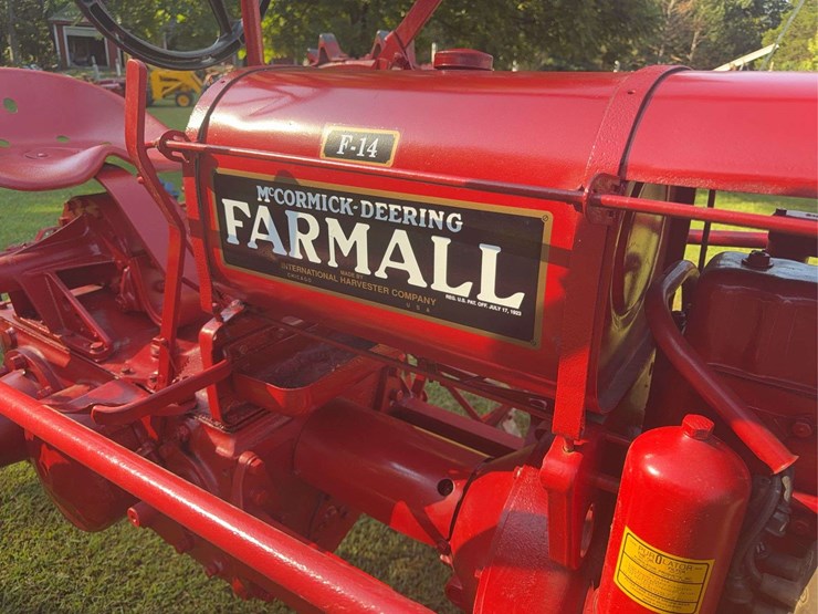 1938-farmall-f-14-image-16