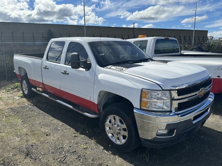 2012-chevrolet-silverado-3500-image-7