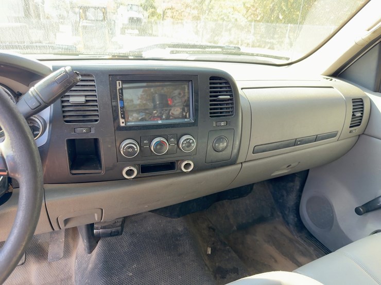 2008-chevrolet-3500hd-image-26