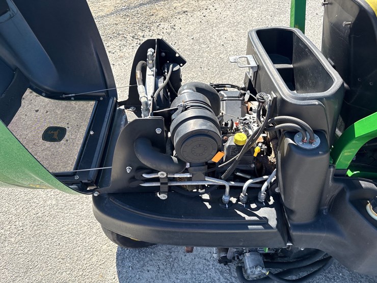 2021-john-deere-2400-image-11
