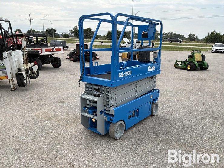 2019-massey-ferguson-730-image-5