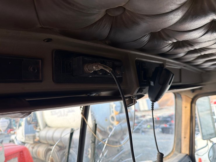 1997-kenworth-t800-image-64