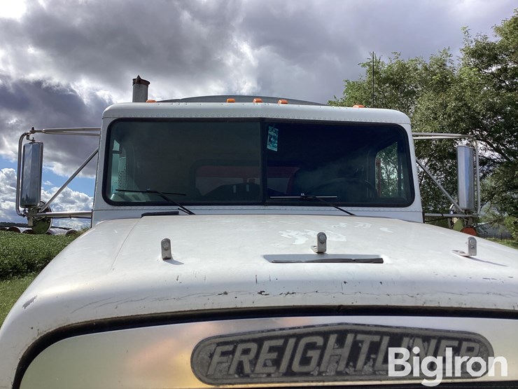 1989-freightliner-fld120-image-19