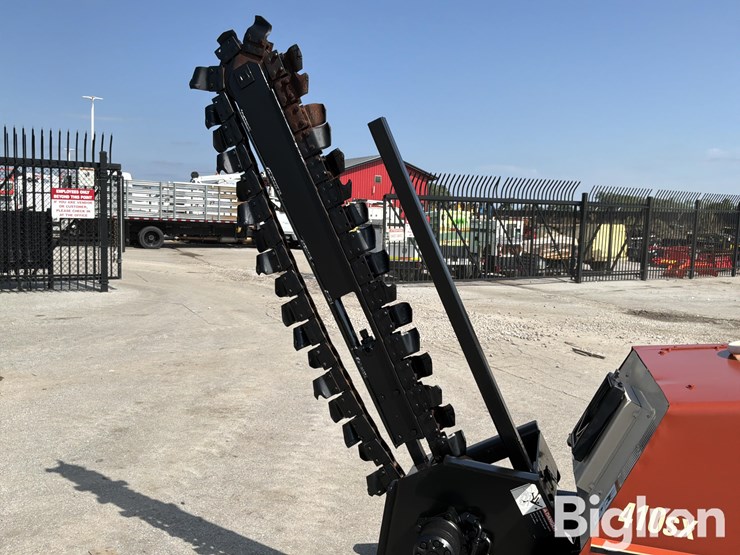 2004-ditch-witch-410sx-image-10