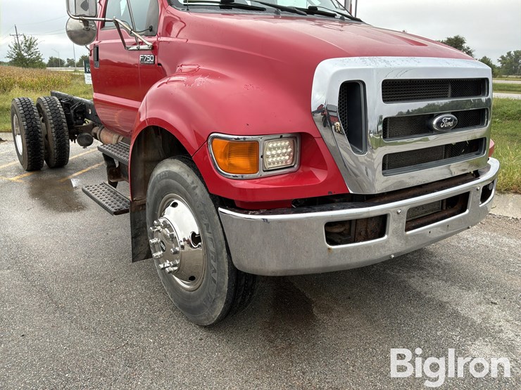 2015-ford-f750-xlt-image-15