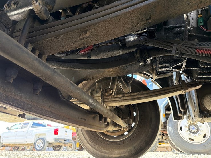 2016-kenworth-t880-image-55