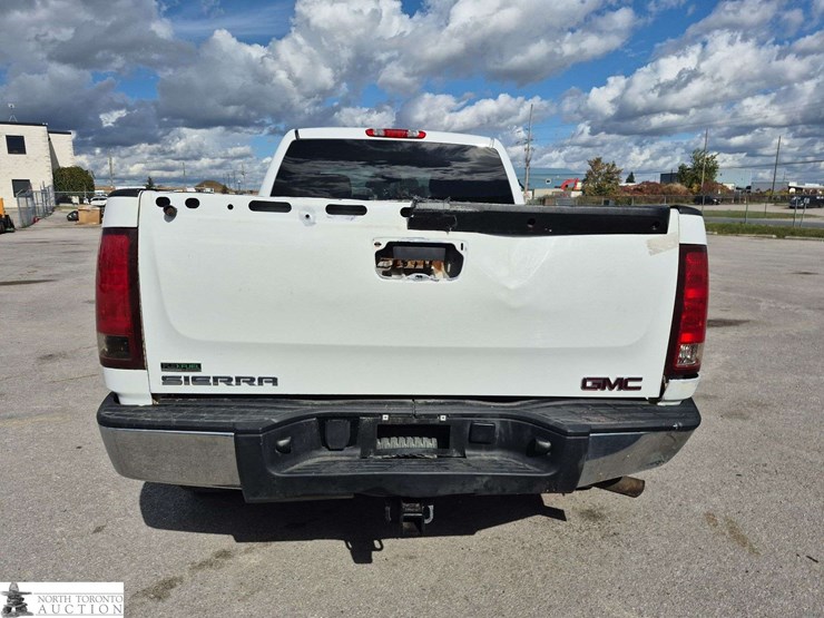 2011-gmc-sierra-1500-image-6