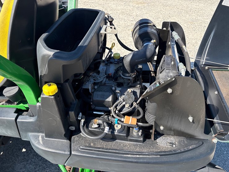 2021-john-deere-2400-image-12