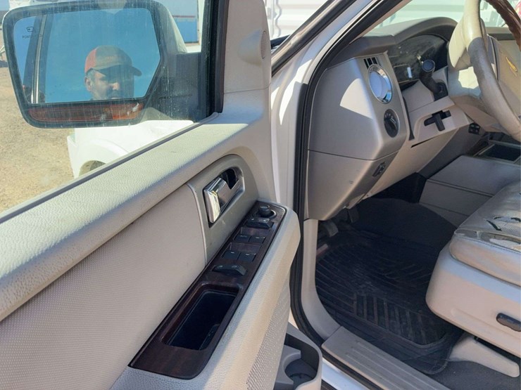 2008-ford-expedition-limited-image-24